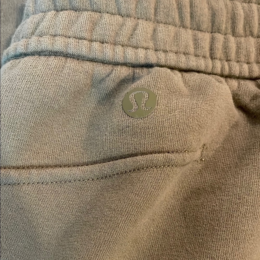 Lululemon Athletica Green Sweatpants - Picture 10 of 11